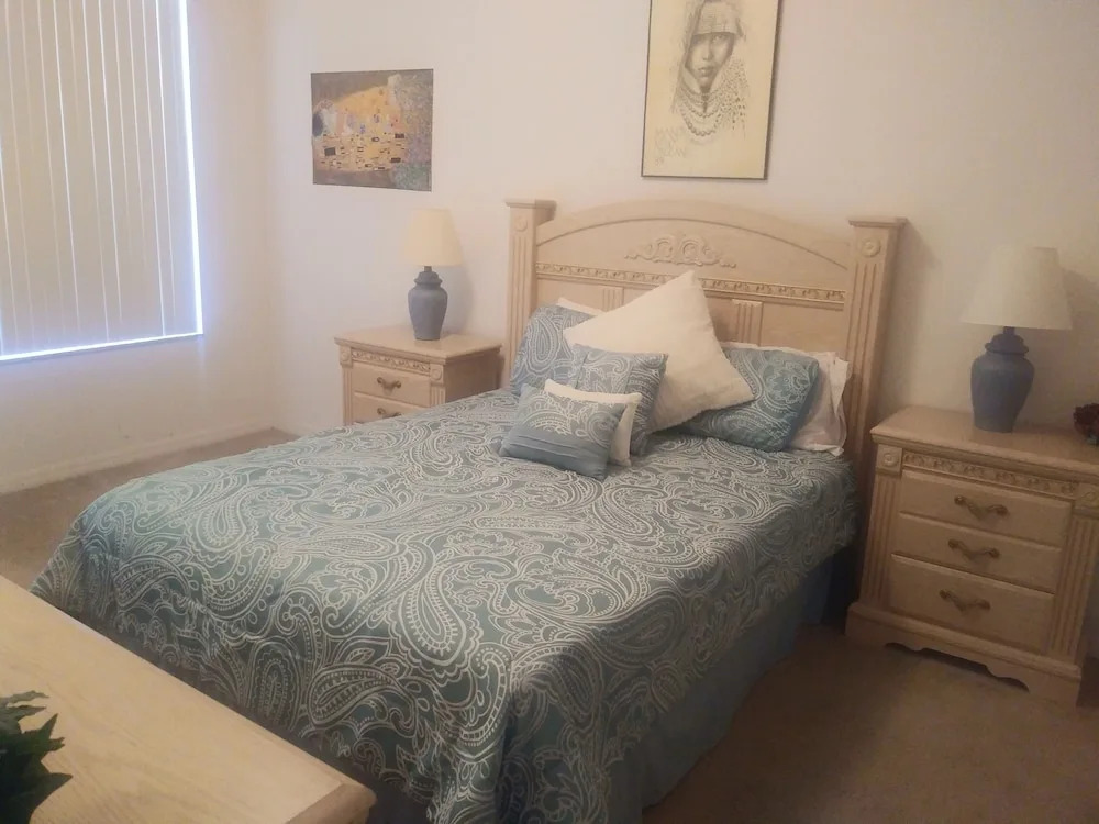 Gorgeous 4 Bed Home with Private Pool And SPA in Disney Area - Cp147al
