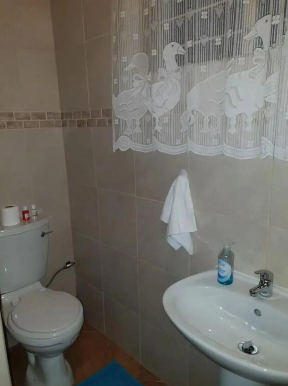 Stay at Home Airport Lodge