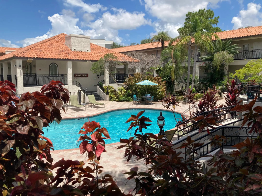 Red Roof Inn PLUS & Suites Tampa - Busch Gardens