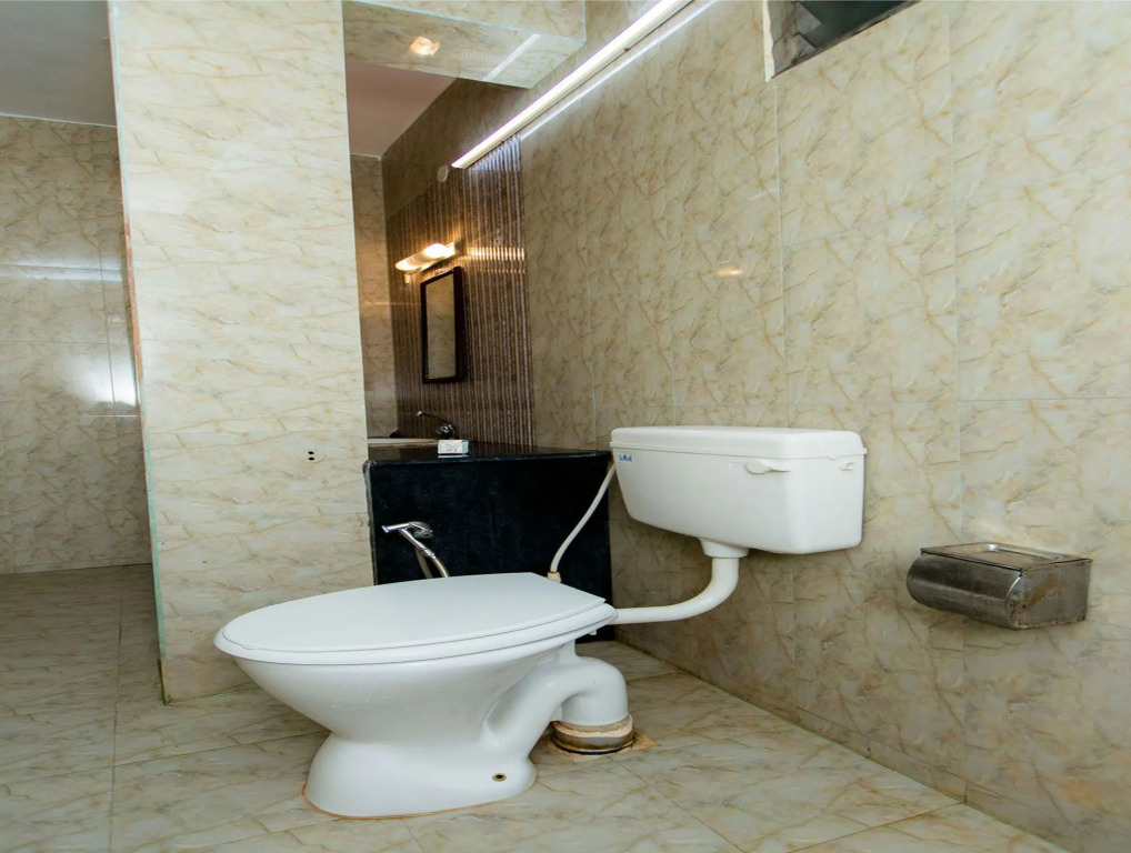The ECR Grand Residency by OYO Rooms