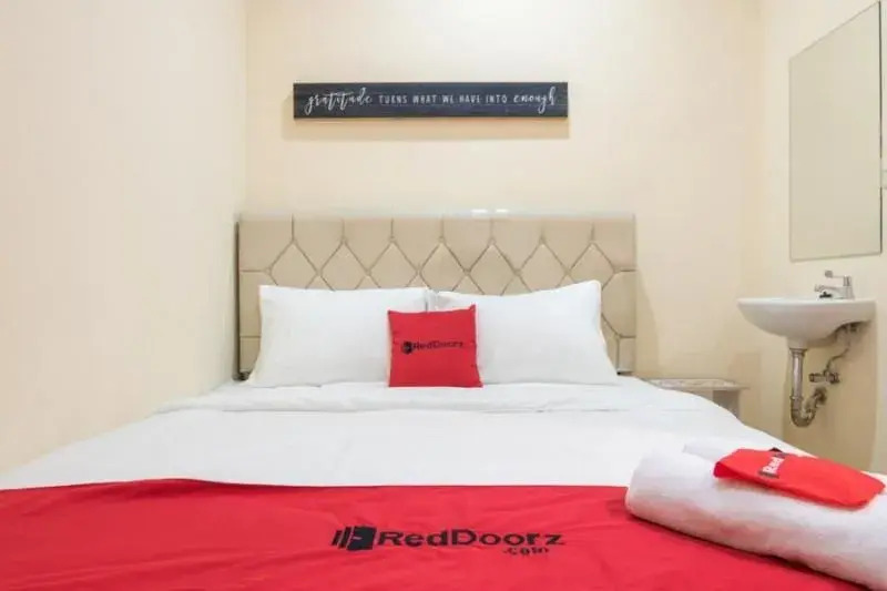 RedDoorz At Tebet Barat 2