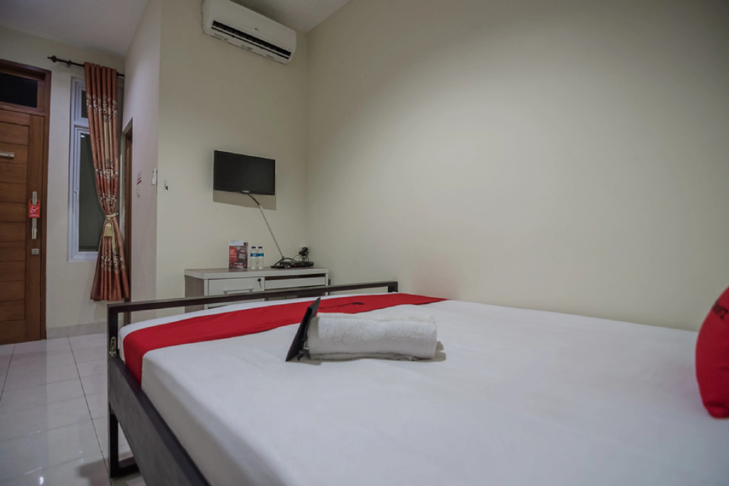 RedDoorz Plus near Semanggi