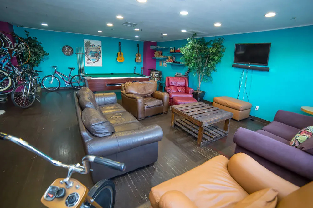 ITH Zoo Hostel San Diego