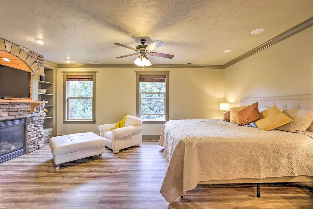 8 Mi to BSU & Dtwn: Family-friendly Boise Home