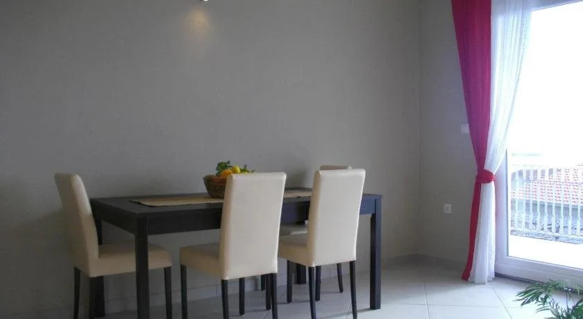 Luna Apartments