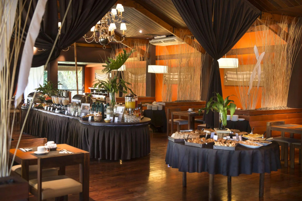 Hotel Raices Esturion