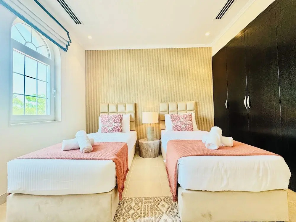 Venduras - 3BR Villa in Jumeirah Park