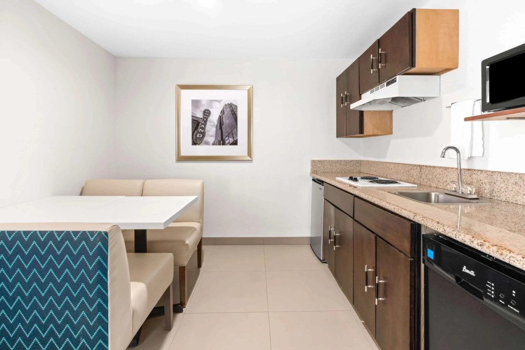 La Quinta by Wyndham Portland NW