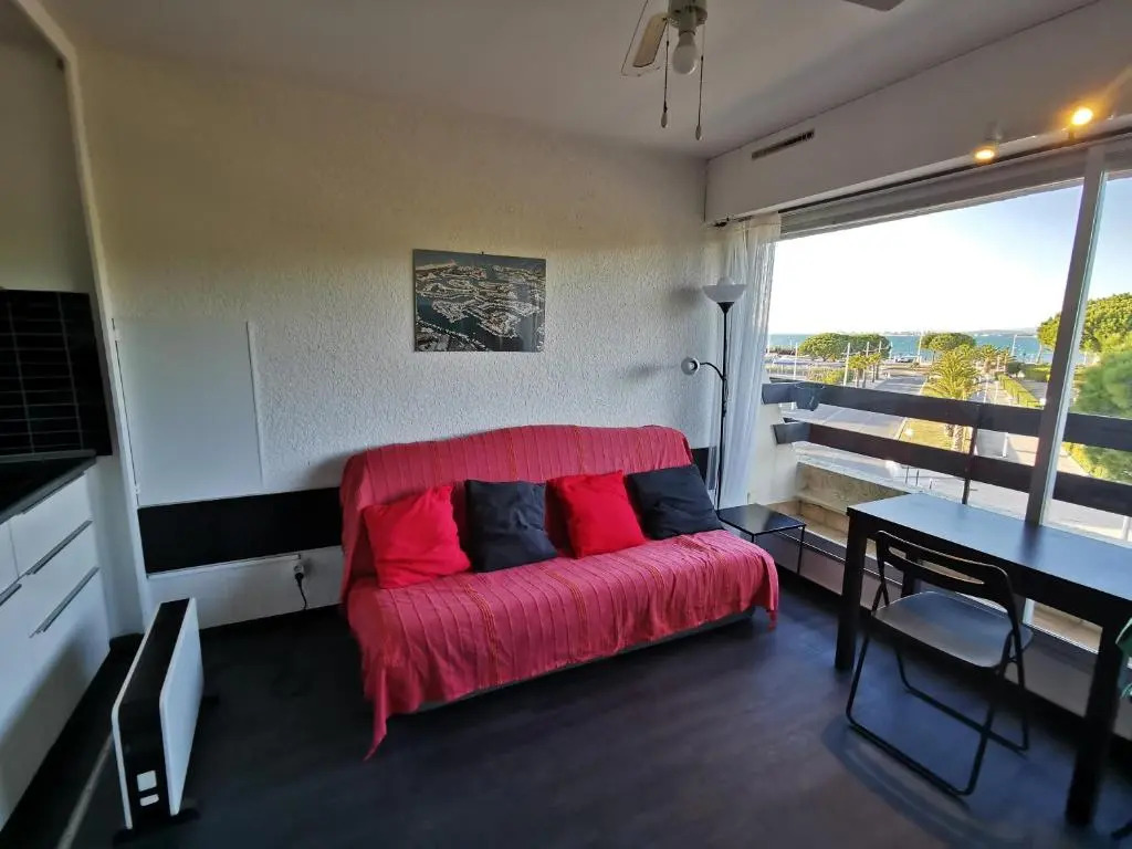 AS21549 - Studio lumineux vue mer avec piscine et parking commun
