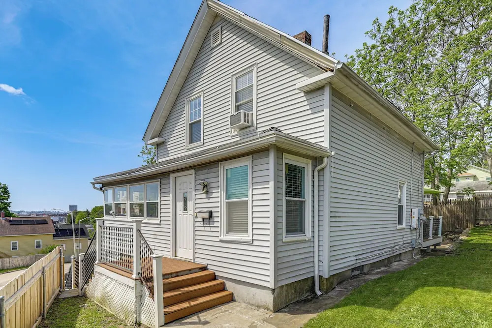 Home Near Skiing & Downtown Worcester