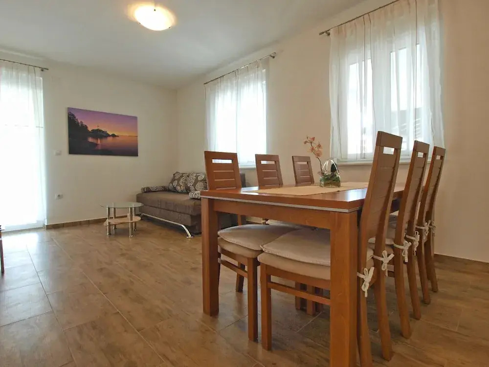 Apartment 1670