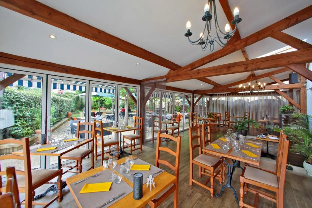 Logis Hôtel Le Cygne