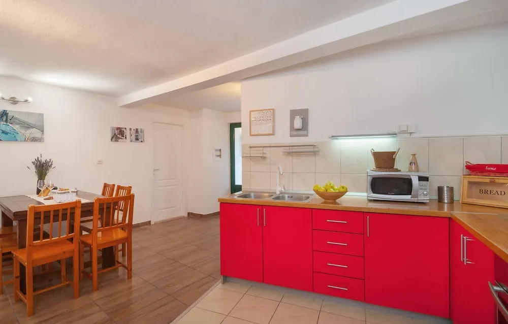 Amazing Home in Mirca with Hot Tub, WiFi & 4 Bedrooms