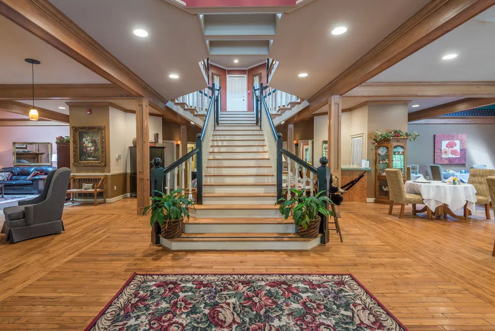 Eight Gables Inn