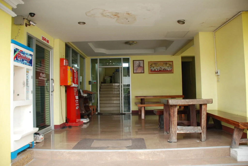 Nuttasit Apartment