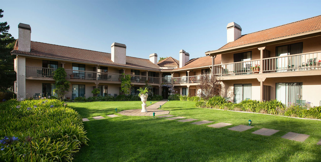 Half Moon Bay Lodge