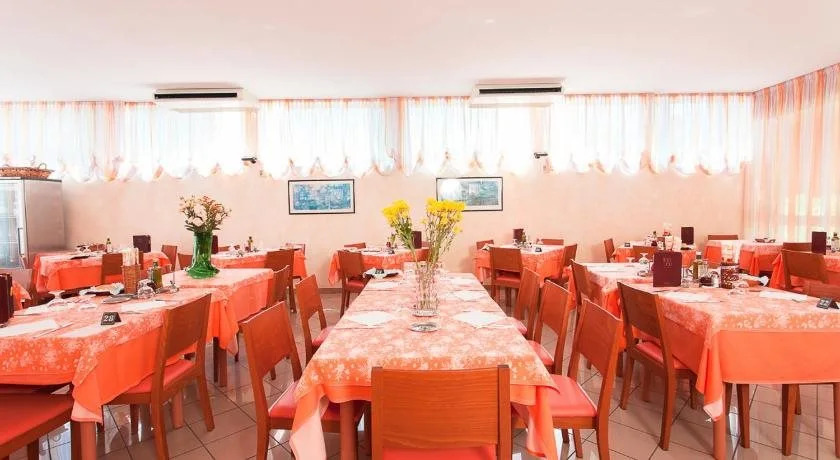 Hotel Joli