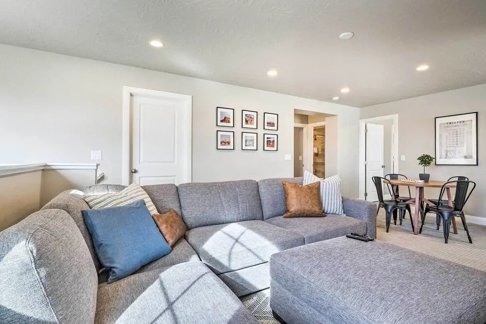 Red Cliff Views & Community Perks: Utah Townhome