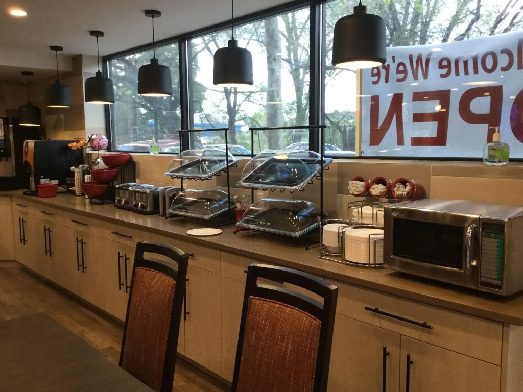 Ramada by Wyndham Bronx Terminal