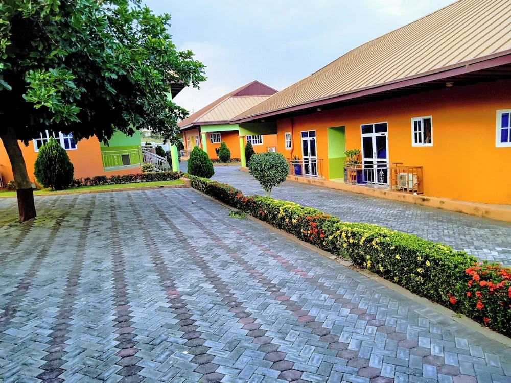 Renajoe Exclusive Centre