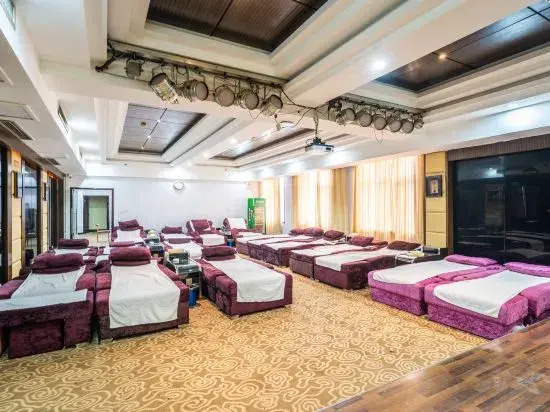 Weilai Holiday Inn