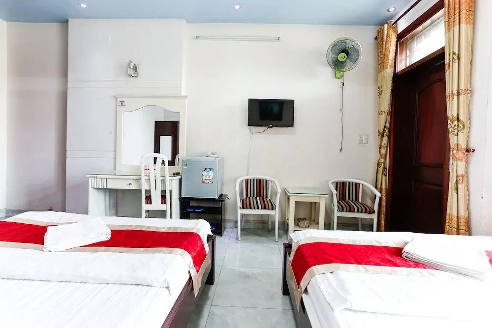 Anh Quoc Hotel