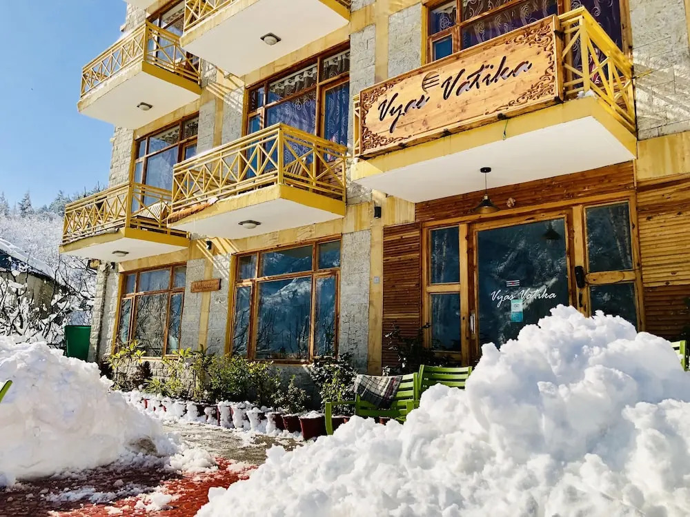 Vyas Vatika a wooden exotic Resort Near Old Manali
