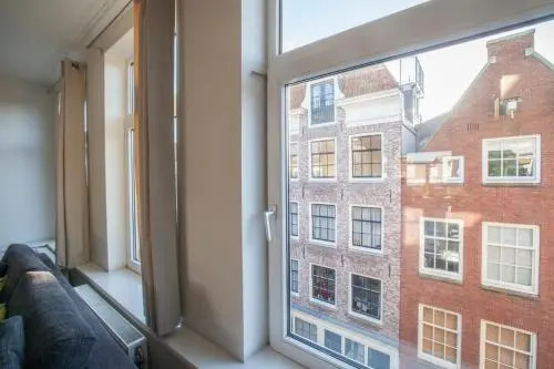 Laurier | Artfulstay