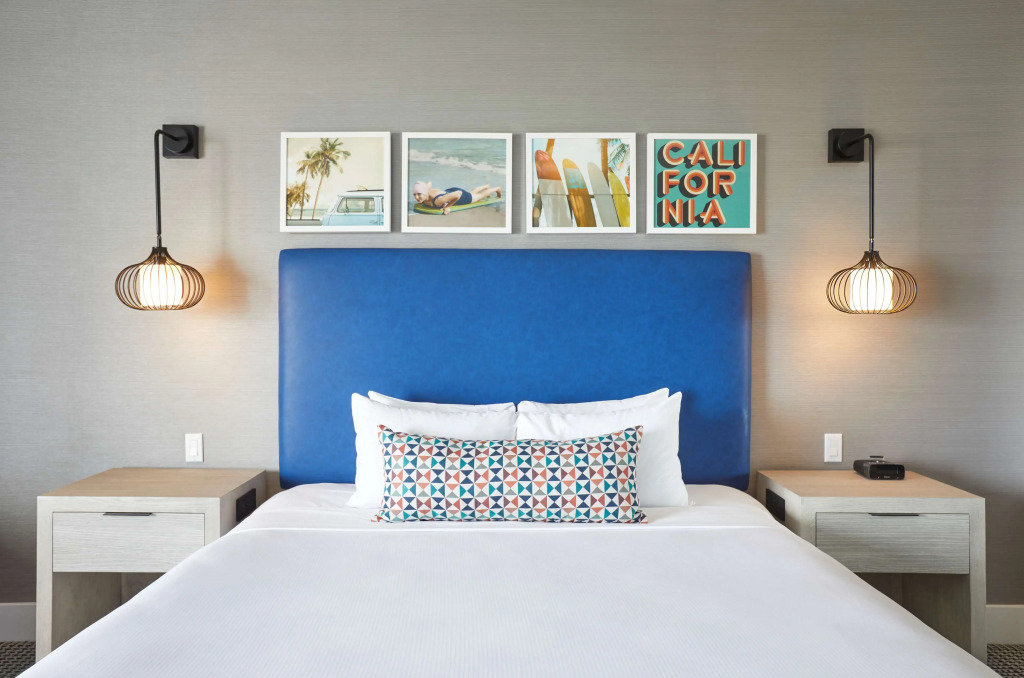 The Waterfront Beach Resort, A Hilton Hotel