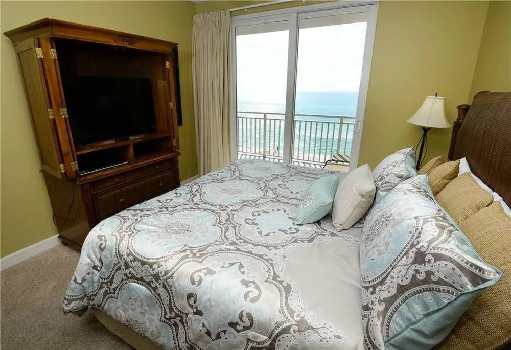 Splash 207 - Two Bedroom Condo