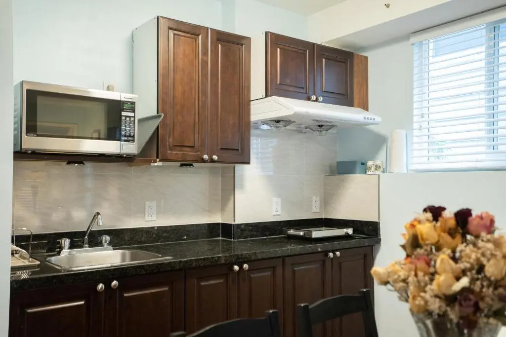 Adorable 1-bedroom suit with independent entrance