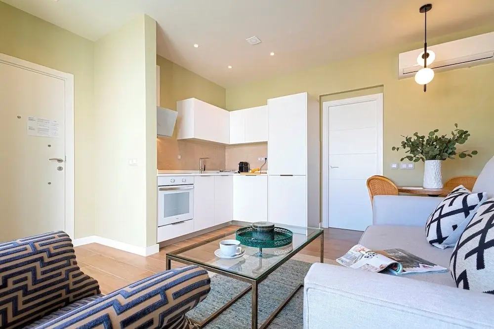Marvelous Penthouse With 3 Terraces in Triana. Castilla III