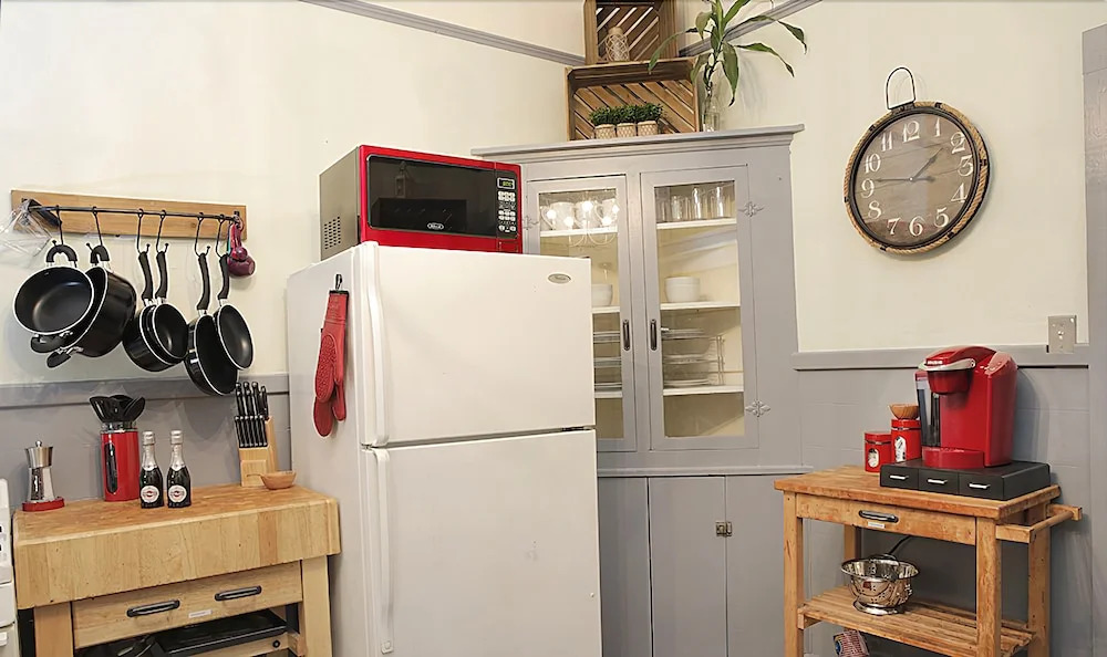 LARGE 2BR in Warehouse District HEART OF NOLA
