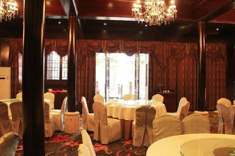 Lingxiu Impression Hotel Emei