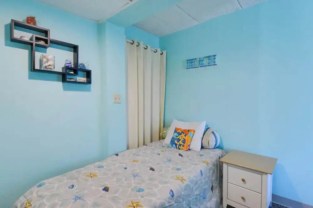 Simple North Wildwood Condo - Steps to Beach!