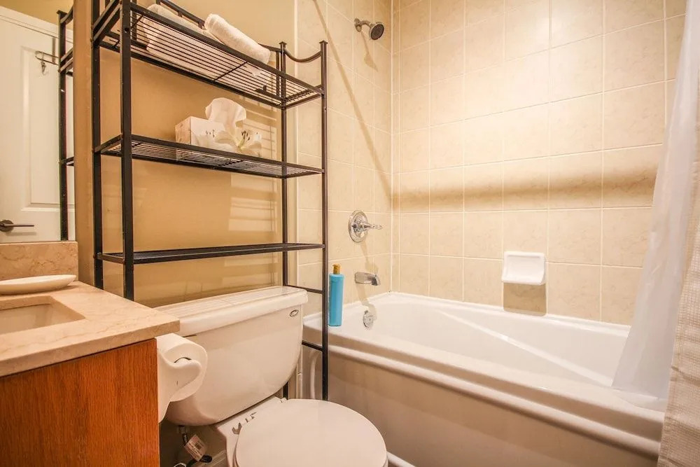 Sarkar Suites - YorkVille