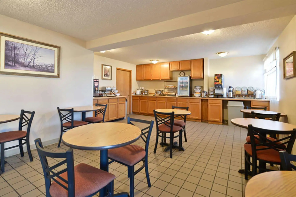 Baymont by Wyndham Blackwell I-35