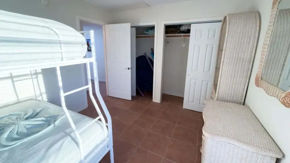 Renovated 1st Floor Beach 250ft Pool 2 Bedroom Apts