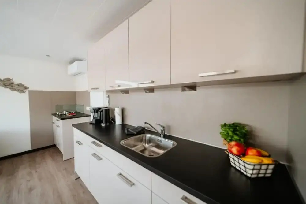 Havel Houseboat Serenity