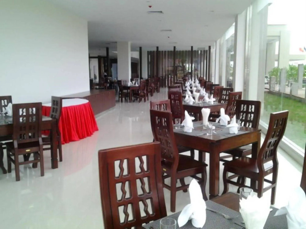 Man Myanmar Hotel