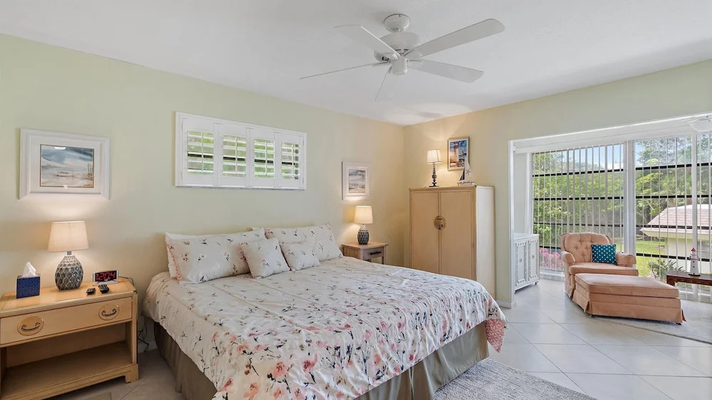 Serenity On Sutton 2 Bedroom Townhouse by RedAwning
