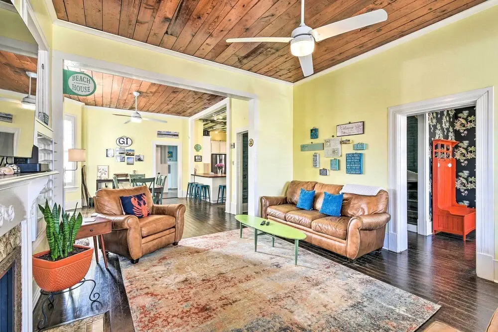 Historic Galveston Hideaway, Walk to the Beach!