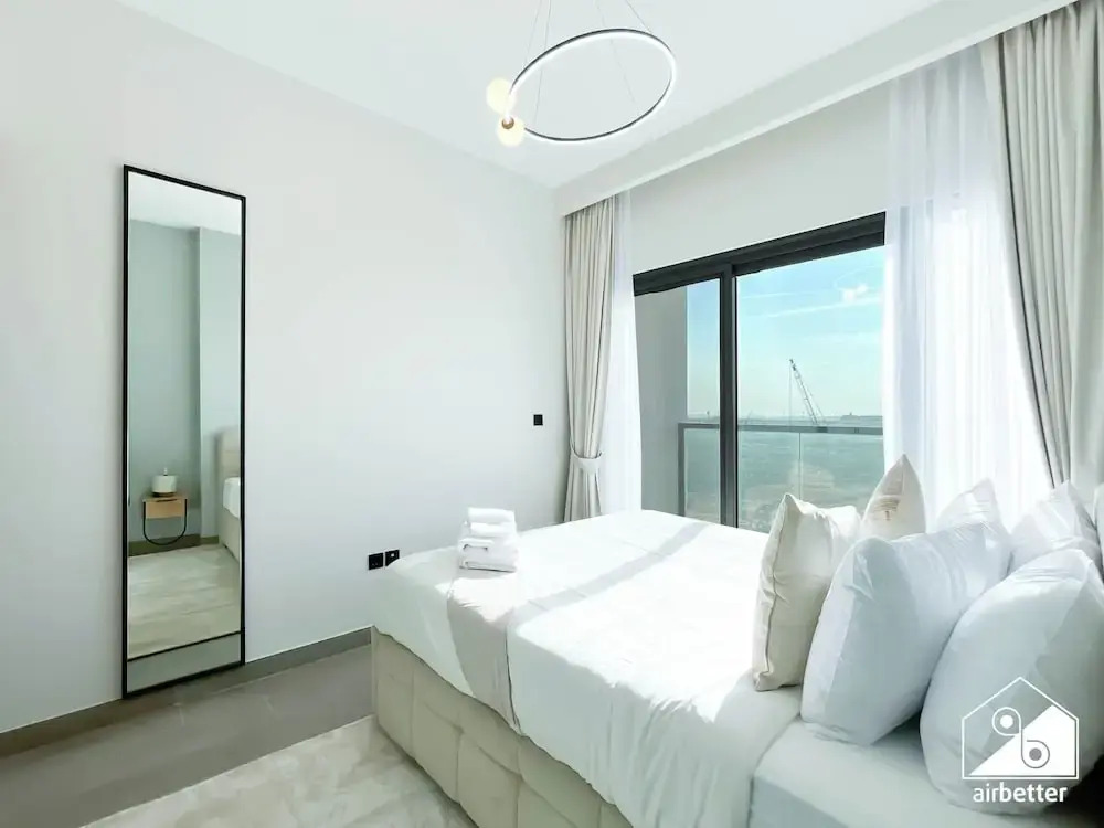 Modern 2BR Haven in Golf Gate Pool & Gym Access