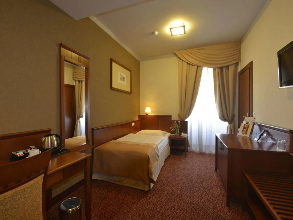 Отель Mercure Szekesfehervar Magyar Kiraly Hotel