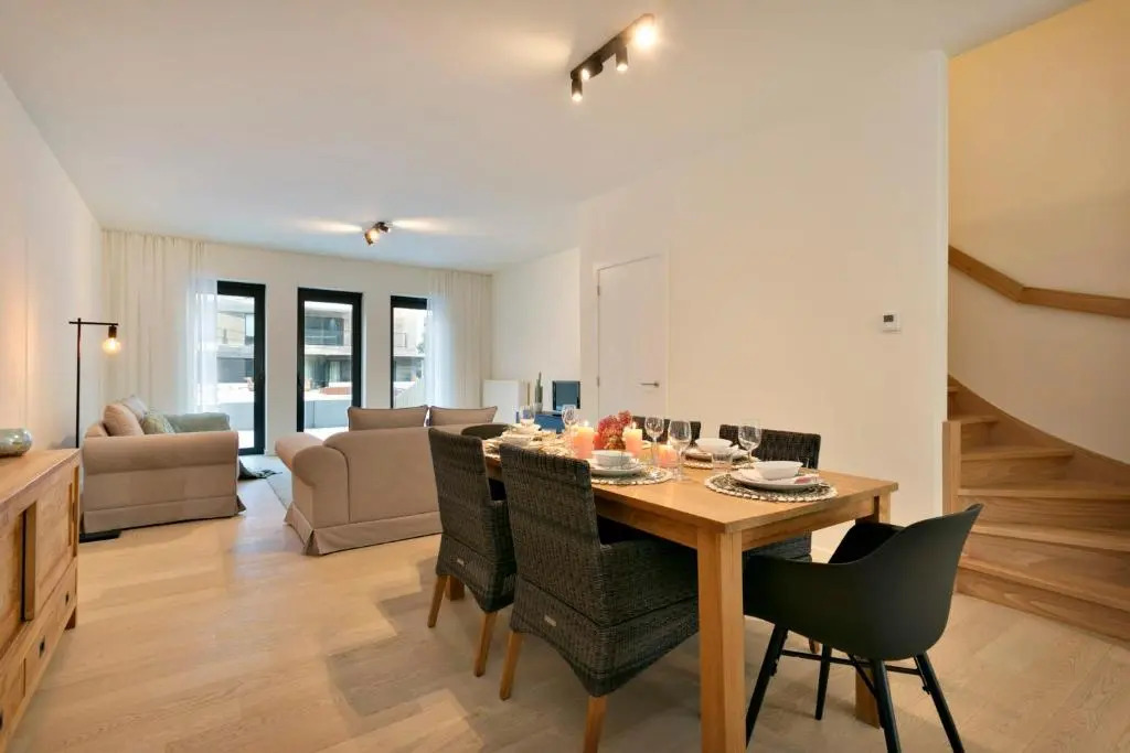 Luxurious new town-house at 100 meters from beach in prestigious O'Sea-project