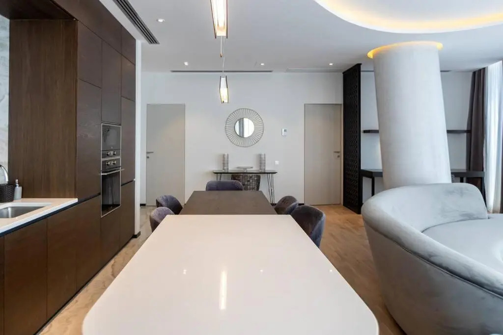 Luxury Hotel Apartment With Stunnig Views For 4