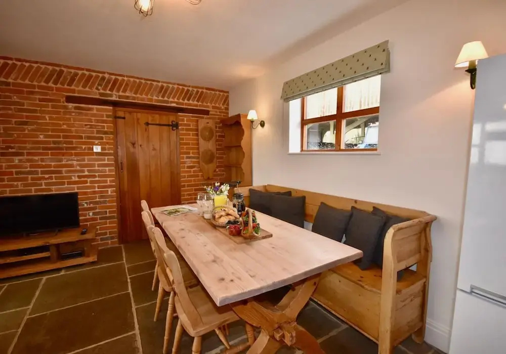 Old Byre is a Stunning Dog Friendly Barn Conversion Sleeps 6