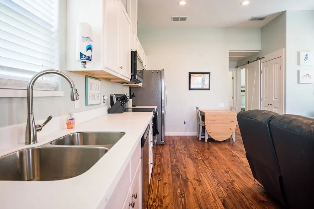 Turquoise Treehouse 2 Bedroom Home