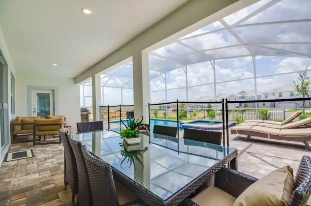 Champions Gate 6 Bedroom With Movie Theater Room! Villa