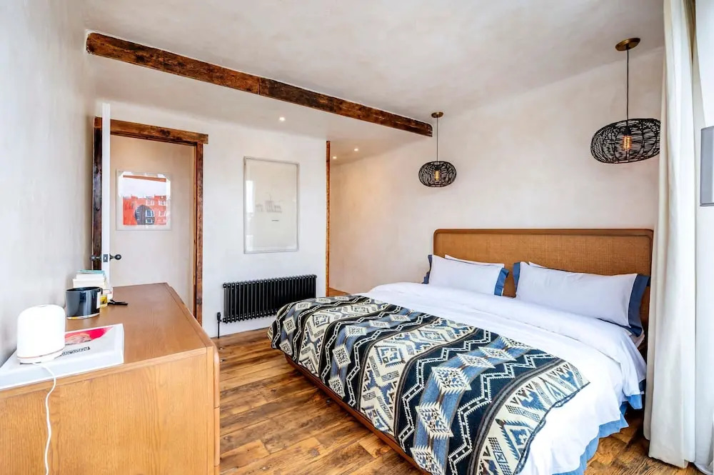 Long Term Stay- Notting Hill by Out of Office Lifestyle